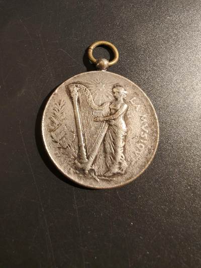 老王徽章第146期 - 法国1910年音乐节镀银大尺寸奖章    直径40mm   重量30.1g
