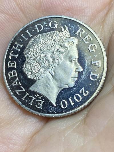 2025年第八十六场(总第一百一十二场）外国好品散币(免佣金) 精制币–英国🇬🇧2010年10便士(伊丽莎白二世老年，盾徽拼图第一版)