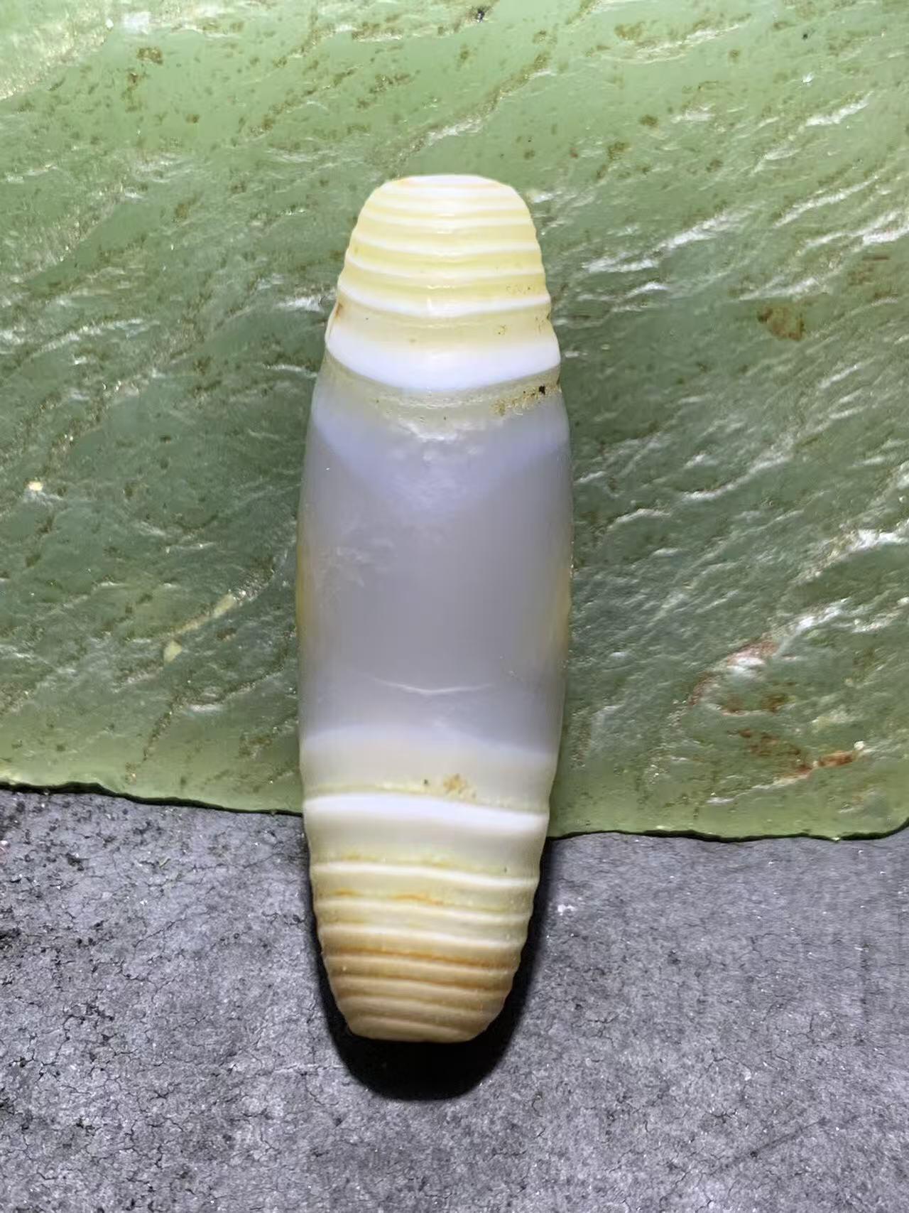 精美冰透千层风化纹缠丝玛瑙桶珠一颗