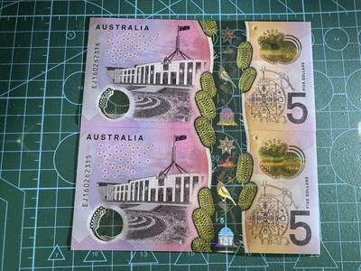 【炜奕收藏】，第四十三期 2016年澳大利亚5元两张，UNC品相，两张号码无47连号