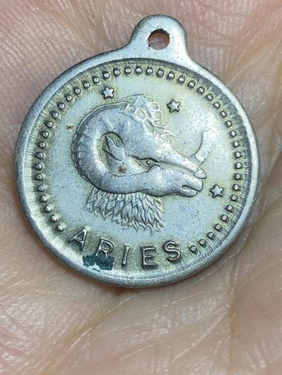 2025年第八十六场(总第一百一十二场）外国好品散币(免佣金) 白羊座和天秤座小章牌