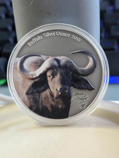 第174期拍卖【长期征集拍品】 - 加蓬2015年非洲野生动物系列水牛1盎司彩色银币带证书，999银，发行500枚