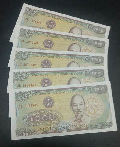 【游宝拍卖】乙巳蛇年65期 最低佣金1元起拍 - 越南-1000盾【断连号 5张 全新UNC/UNC-】