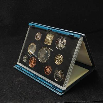 【铜匠收藏】★第120加场★精品币章场，200包邮，不满200.支付运费5元。《接受代拍 代送NGC评级》 - 1999年 英国精制套币 共9枚原装盒（无证书）