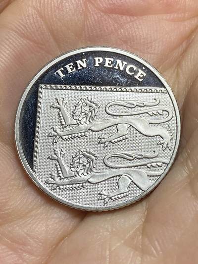 2025年第八十六场(总第一百一十二场）外国好品散币(免佣金) - 精制币–英国🇬🇧2011年10便士(伊丽莎白二世老年，盾徽拼图第一版)