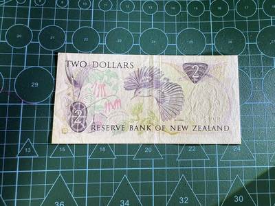【炜奕收藏】，第四十三期 新西兰2元，AU品相，号码无47