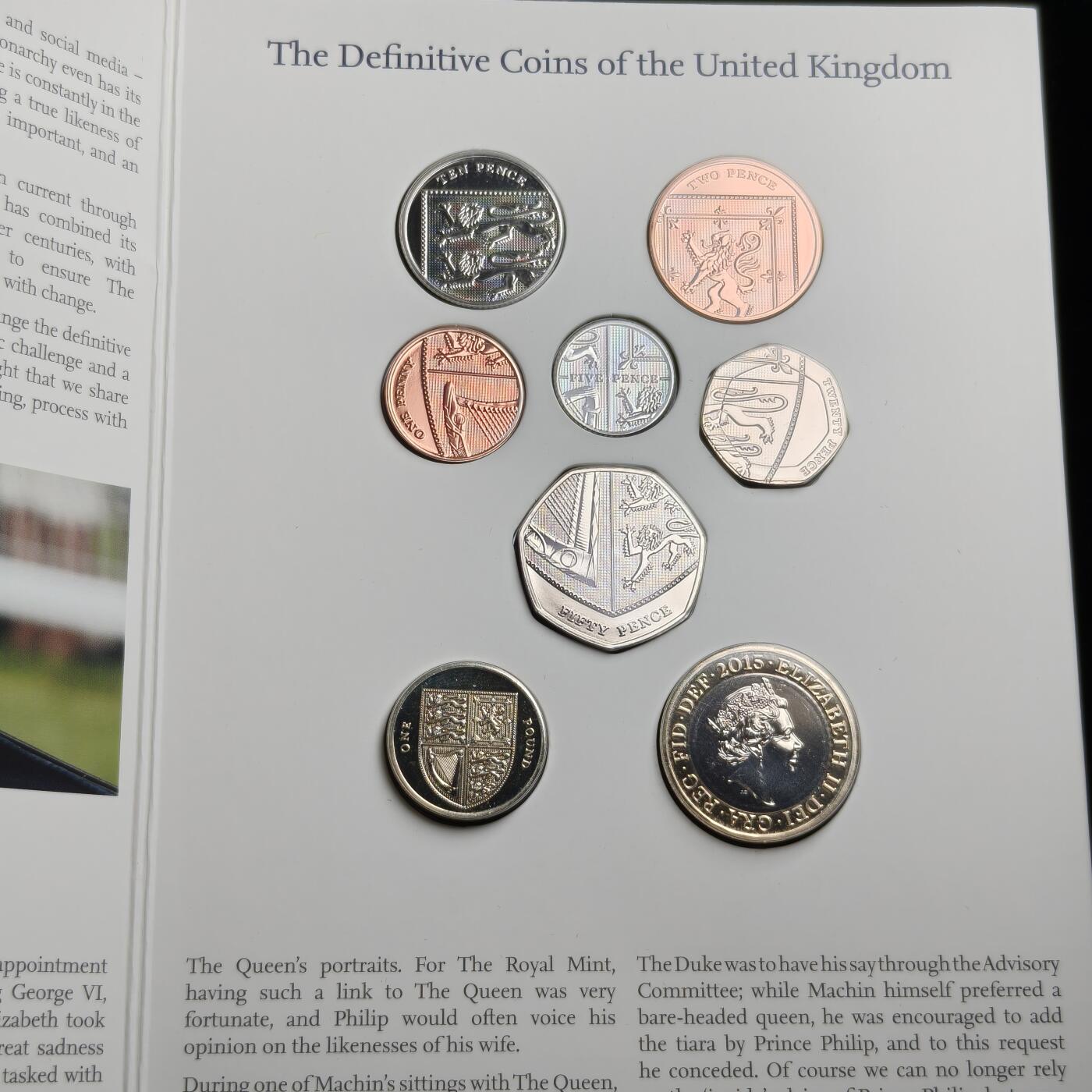 【铜匠收藏】★第125加场★精品币章场，200包邮，不满200.支付运费5元。《接受代拍 代送NGC评级》 英国2015年 女王 盾牌原装 全套8枚纪念币