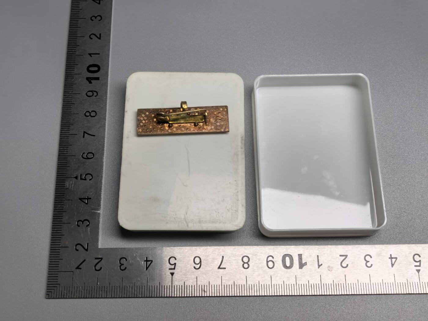 小驴勋章奖章收藏9月6日星期六晚18点拍卖（有偿代拍，送拍规则在简介最后，参拍须阅读规则后再参拍，关系到运费包装发货时效真假辨别等关键信息，店主微信码在最后一拍品）