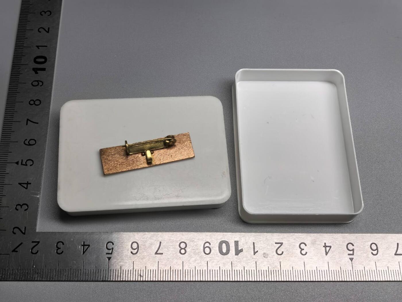 小驴勋章奖章收藏9月6日星期六晚18点拍卖（有偿代拍，送拍规则在简介最后，参拍须阅读规则后再参拍，关系到运费包装发货时效真假辨别等关键信息，店主微信码在最后一拍品）
