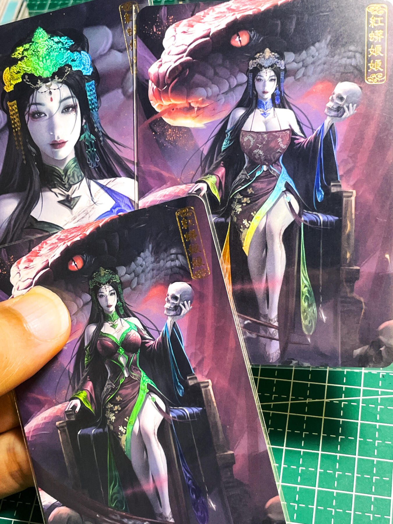 【关注参拍有赠卡】显眼宝30期  卡将卡牌    红蟒娘娘 蛇年很配  一套3张   金彩工艺   63*88