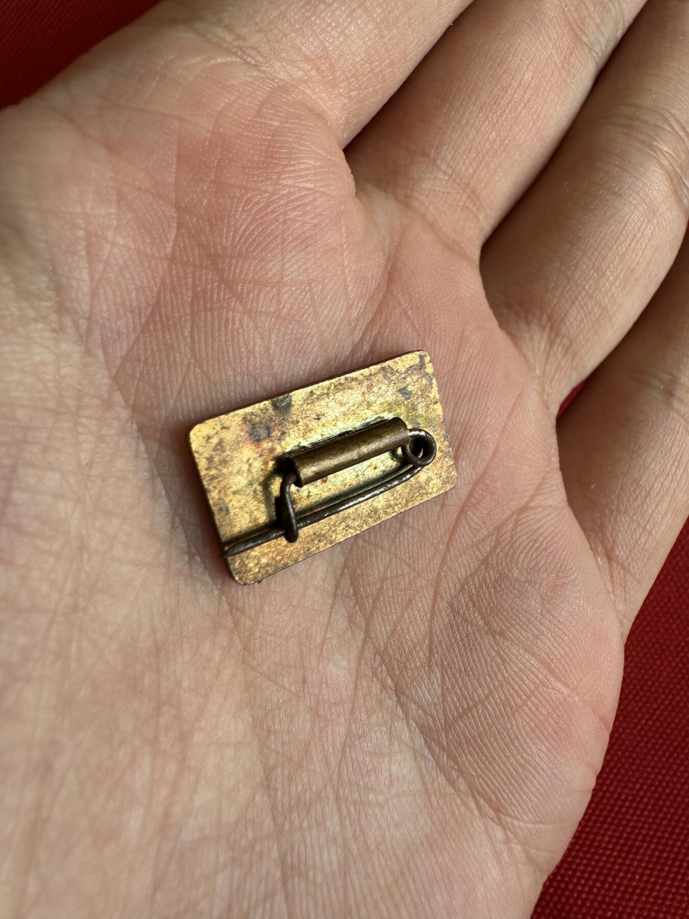 五哥徽章群   8号周一晚上八点4群联拍 纪念章
