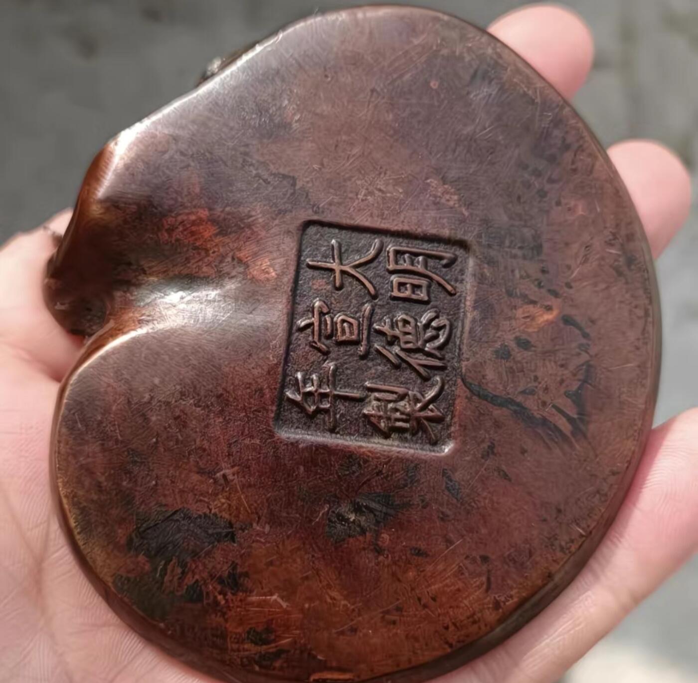 实心铜合金扭转乾坤牛摆件 牛手把镇纸 茶宠