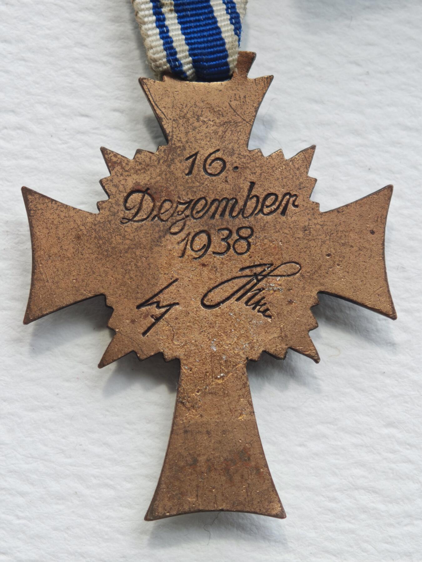 梧彩钱庄捡漏拍9月 德国德三铜级母亲十字奖章