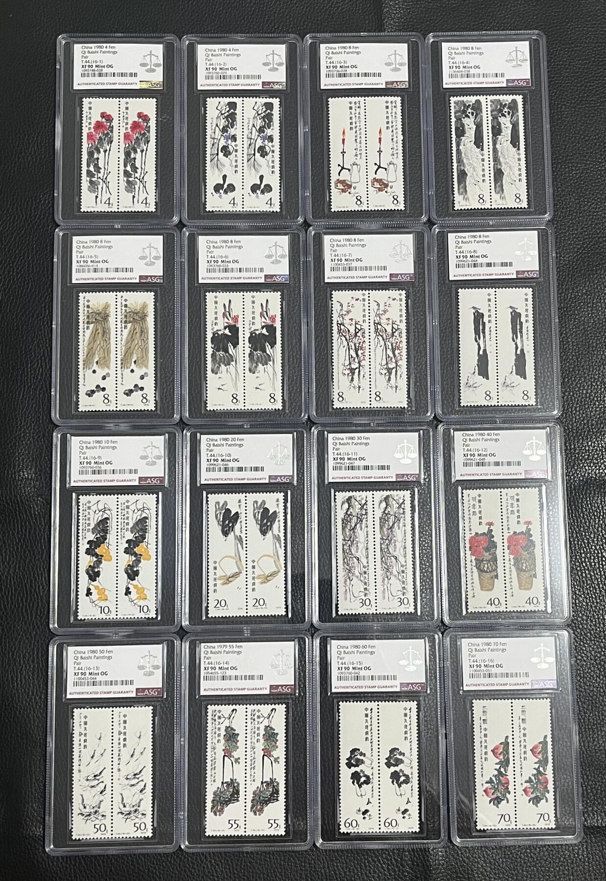 洪涛臻品批发群 精选邮票限时拍卖第1096期  T44 齐白石（双联）十六枚大全套，中盒 ASG90高分同分一套，中盒无划痕   撕版送评，非常难得。 双连入盒非常漂亮，90分大全套有较高的收藏价值和欣赏价值。 四大金刚之一 永远的经典品种。现在中盒评级费是150几元，单单16个盒子评级费就要2500元，加上双连票成本4000+，现在是入手齐白石双连的最佳时机，注意捡漏