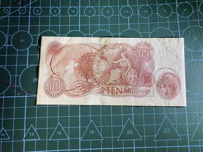 【炜奕收藏】，第四十三期 英国C序列10先令，UNC品相