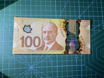 【炜奕收藏】，第四十三期 加拿大100元塑料钞，UNC品相，号码无4