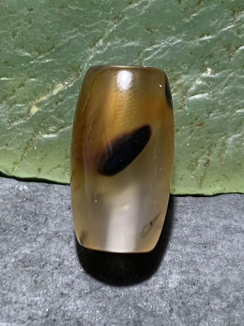 精美高玉化巴西玛瑙随形桶珠一颗