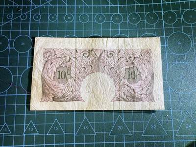 【炜奕收藏】，第四十三期 英国A序列战时紫色10先令，EF品相，少见品种