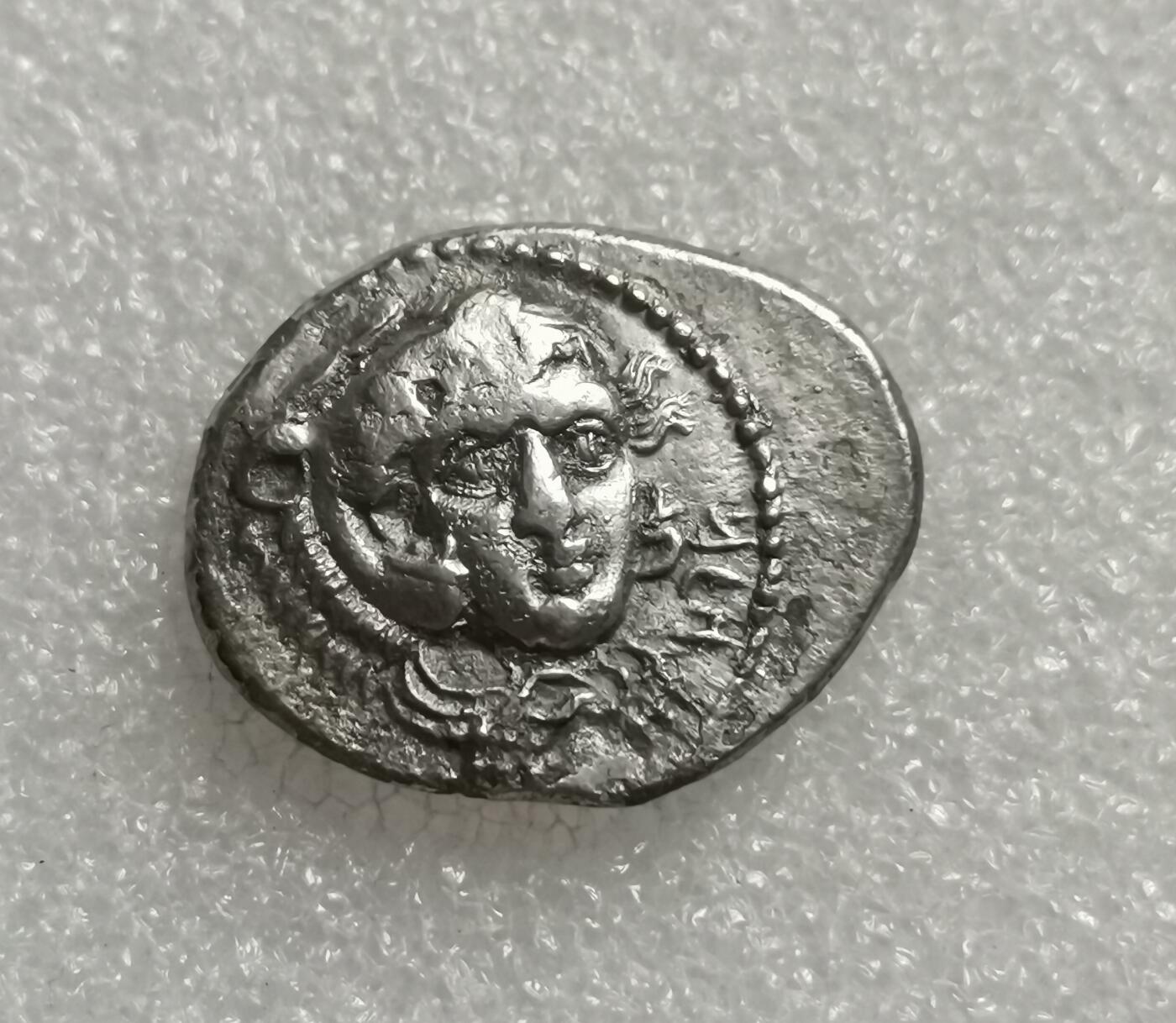 瓶子🏺第206期拍卖会  古希腊西里西亚塔尔苏斯城背面狮盔大力神正面像银币 公元前380-前373年西里西亚的波斯总督法纳巴卓思发行  稀少大力神  一般都是水仙女的图案