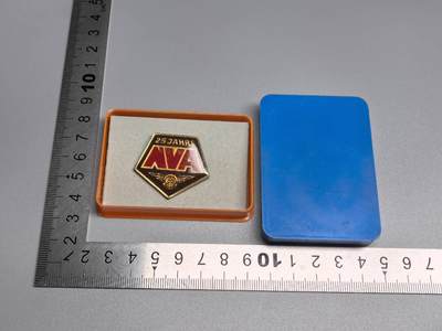 小驴勋章奖章收藏9月6日星期六晚18点拍卖（有偿代拍，送拍规则在简介最后，参拍须阅读规则后再参拍，关系到运费包装发货时效真假辨别等关键信息，店主微信码在最后一拍品） - 东德人民军NVA建军25周年纪念章带盒
