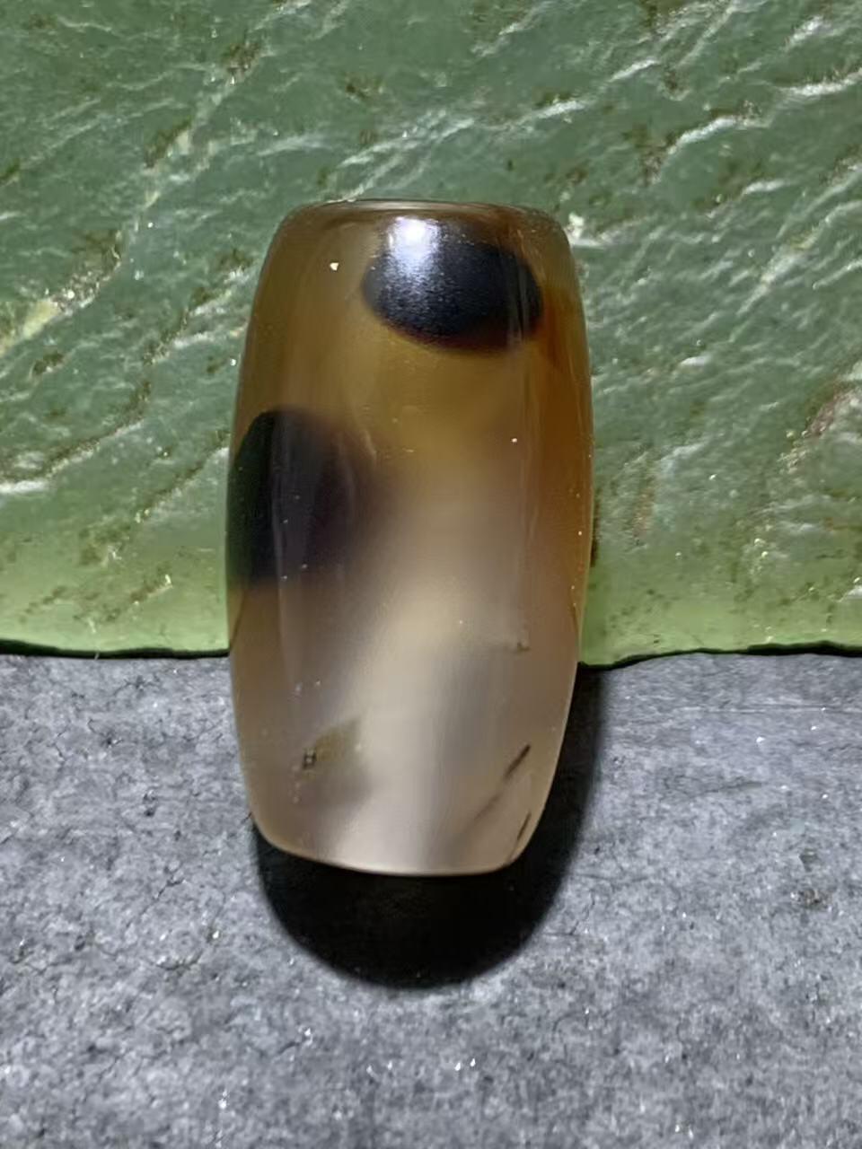 精美高玉化巴西玛瑙随形桶珠一颗