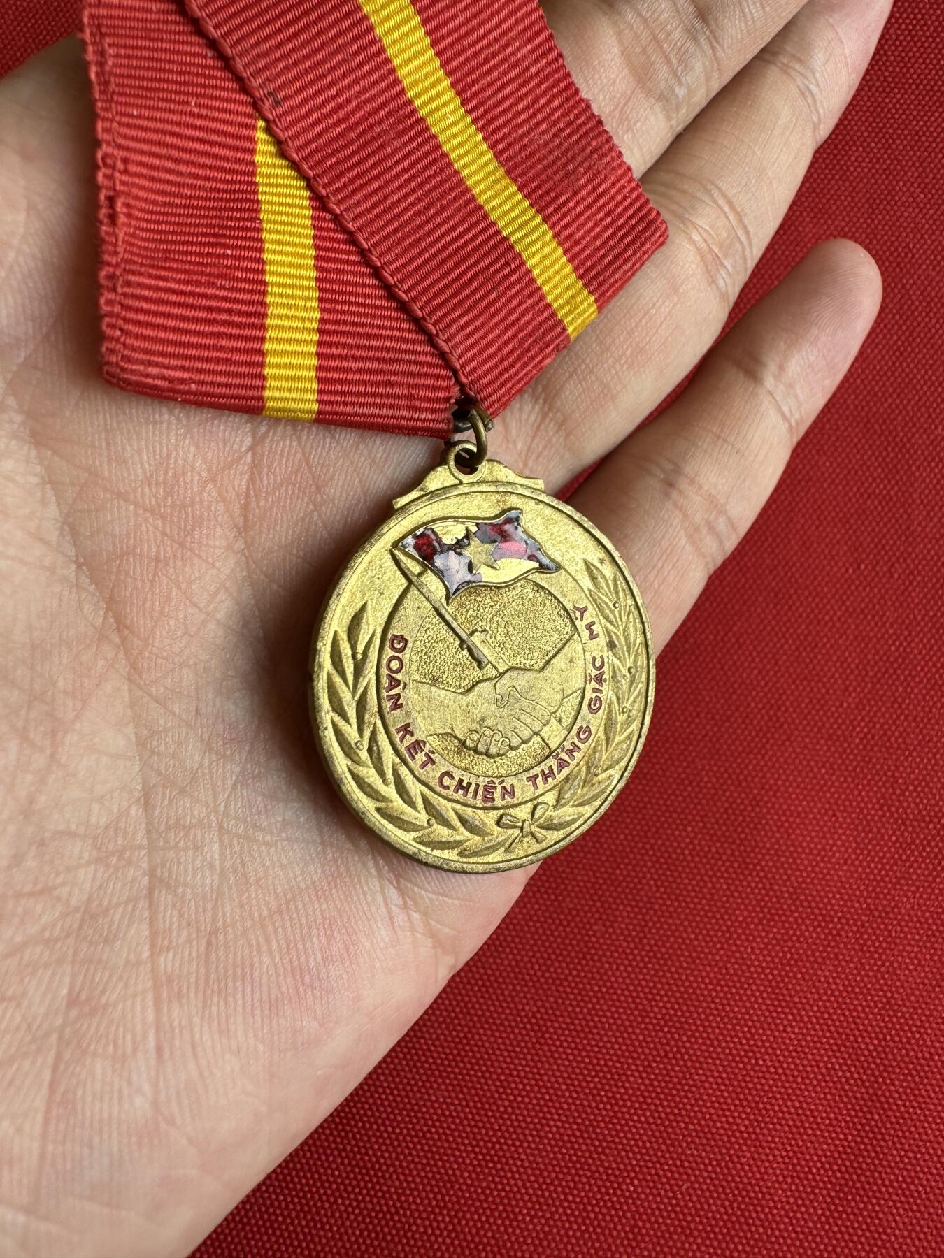 五哥徽章群   8号周一晚上八点4群联拍