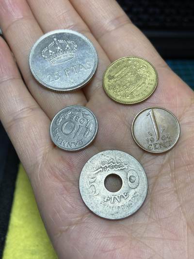 2025年第八十六场(总第一百一十二场）外国好品散币(免佣金) - 5枚：西班牙🇪🇸1984年25比塞塔，1975年1比塞塔，丹麦🇩🇰1965年10欧尔，荷兰🇳🇱1964年1分，埃及1917年5米利姆