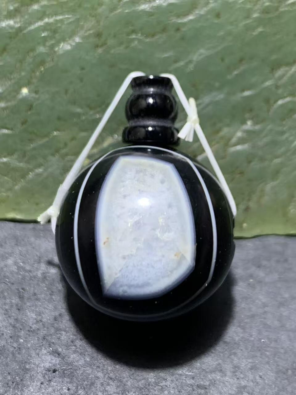 天眼纹药师玛瑙通货佛头三通一套，
