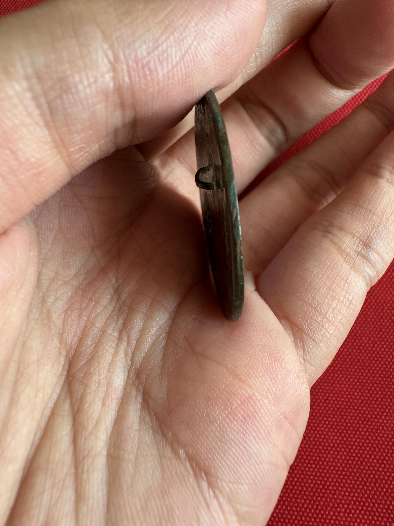 五哥徽章群   8号周一晚上八点4群联拍 漂亮少见的抗日章