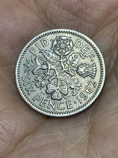 2025年第八十六场(总第一百一十二场）外国好品散币(免佣金) - 英国🇬🇧1962年6便士(伊丽莎白二世青年桂冠第二版)