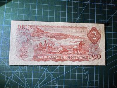 【炜奕收藏】，第四十三期 1974年加拿大2元，UNC品相