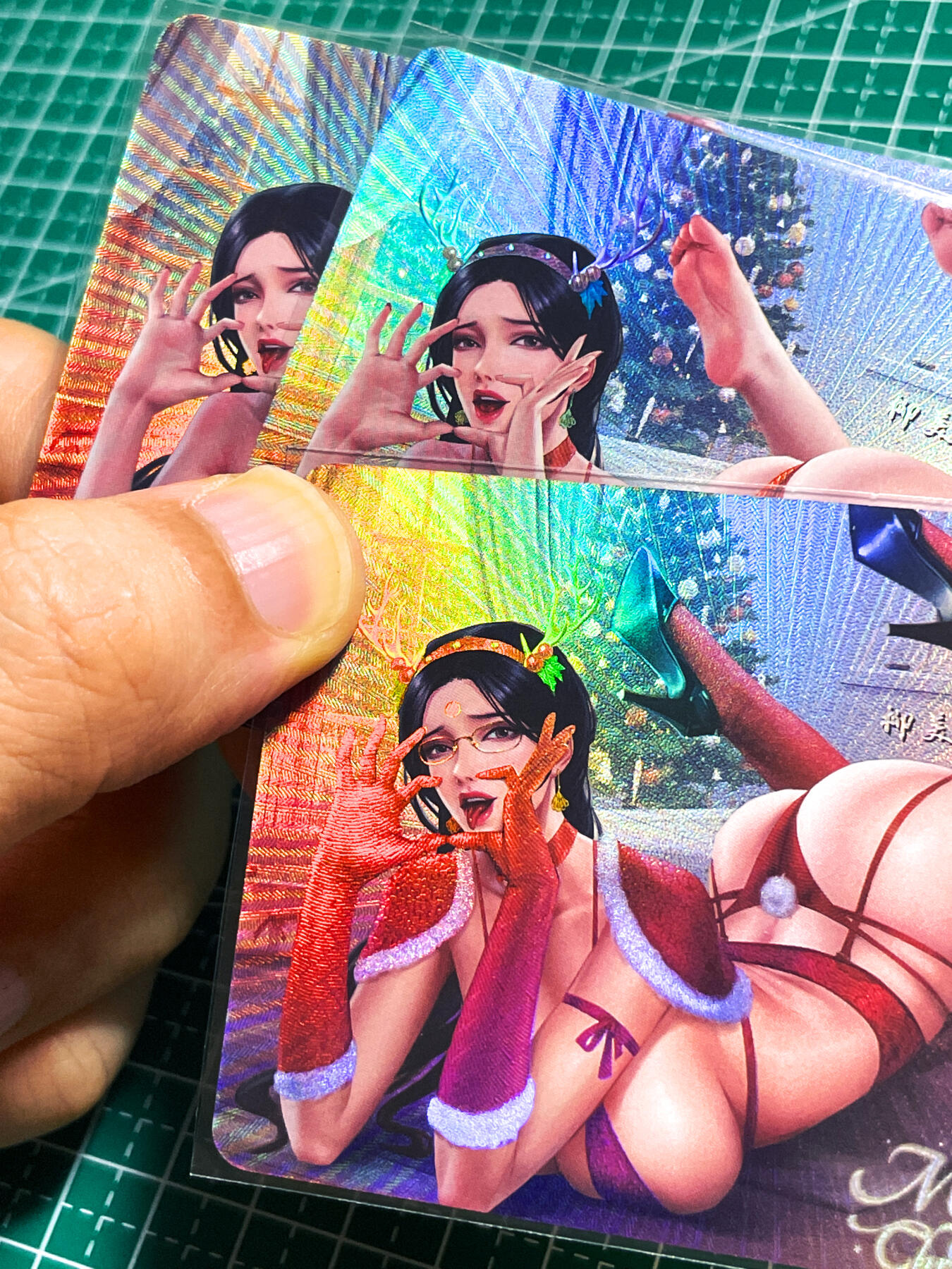 【关注参拍有赠卡】显眼宝30期  嘎嘎鸭 经典人物 柳美兰 圣诞节 三渐变 三张 折光彩闪  59*86
