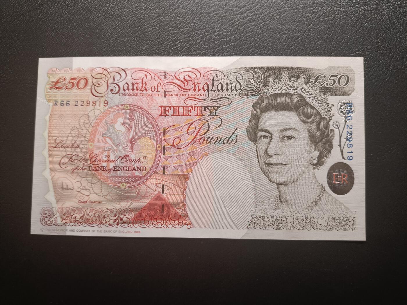 2025九月第一期（总第191期） 【李】英格兰E序列50镑UNC无47，中年女王和英格兰银行首任行长霍布伦