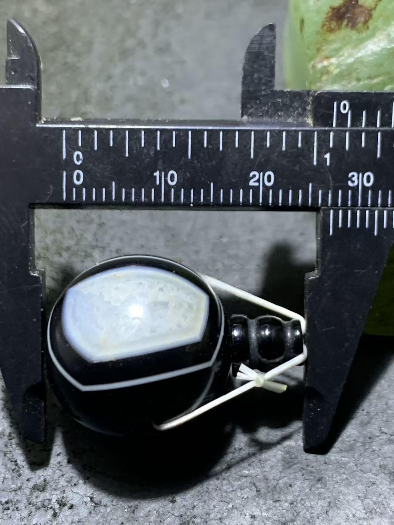 天眼纹药师玛瑙通货佛头三通一套，
