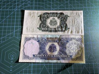 【炜奕收藏】，第四十三期 海地10-25古德，UNC/UNC-品相，10古德有车轮印，包含一张无47