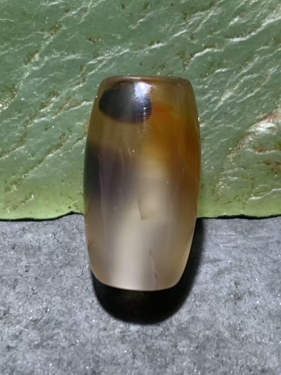 精美高玉化巴西玛瑙随形桶珠一颗