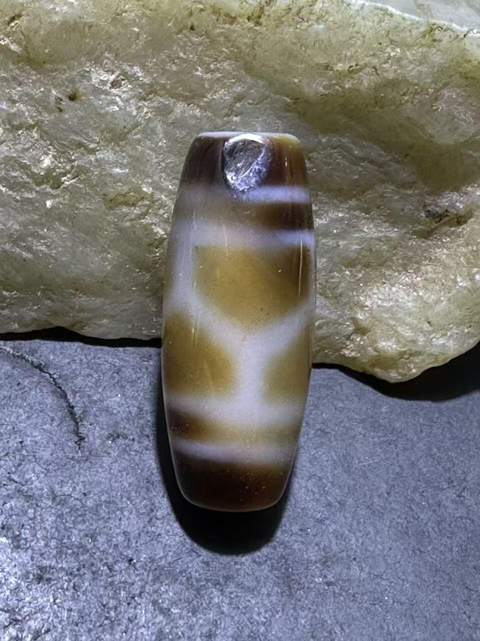 仅此一颗，藏传龟甲随形天珠一颗