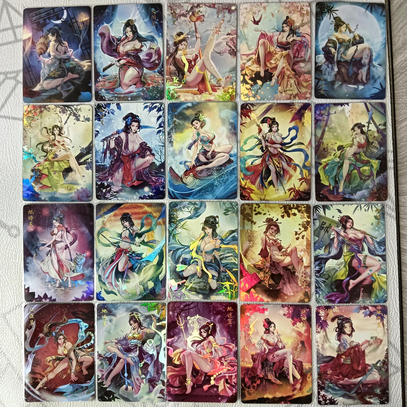 花开卡拍第37期（9月7号周日截拍，品控勿拍!!!拍品不寄存，运费5元，自制卡难免瑕疵，可能存在轻微撞角爆边等出厂瑕疵，品控介意勿拍！） 燎原玲姐解语花彩闪天罡地煞➕2卡头，共66张