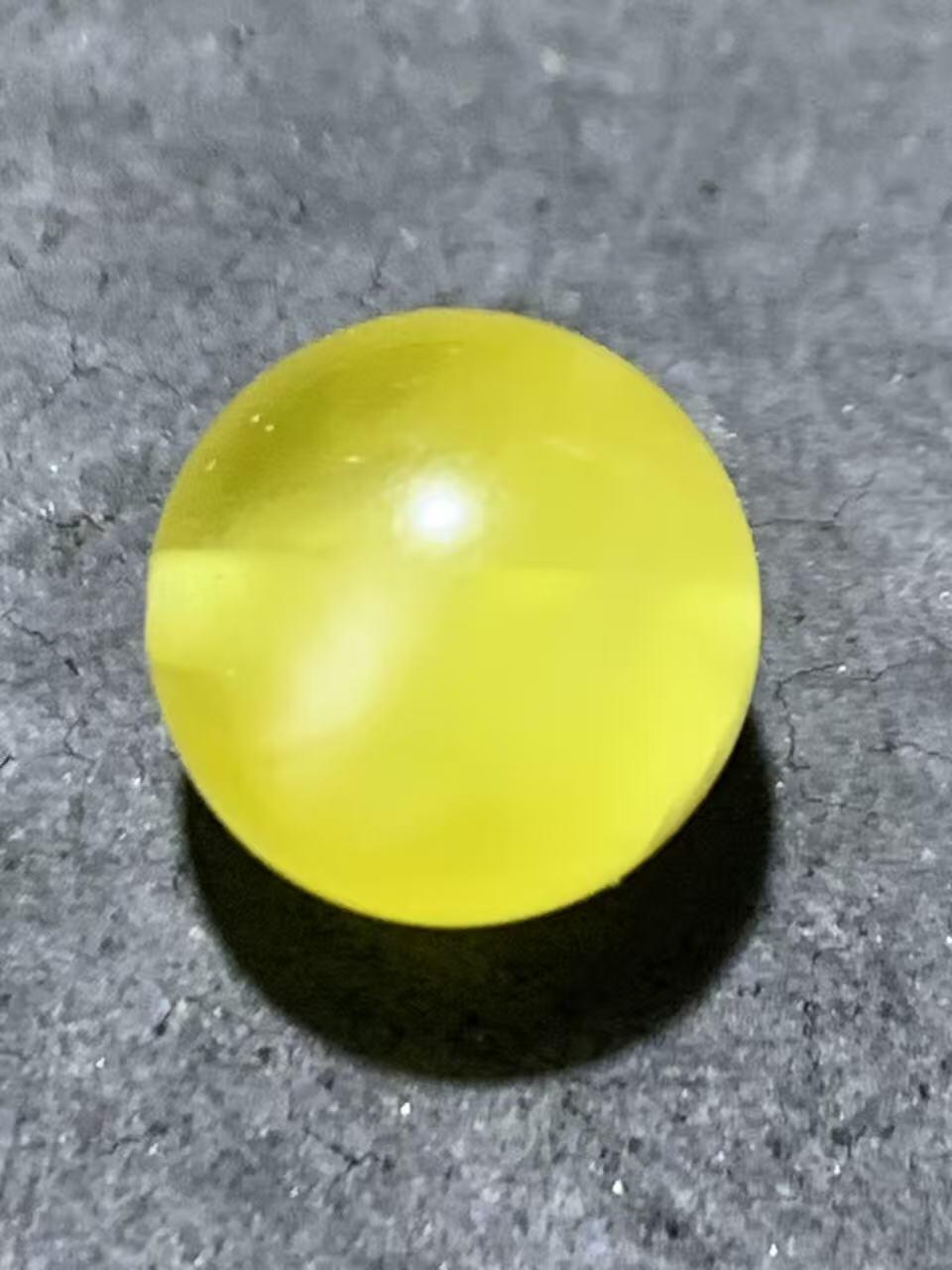 天然俄料原矿蜜蜡圆珠一颗