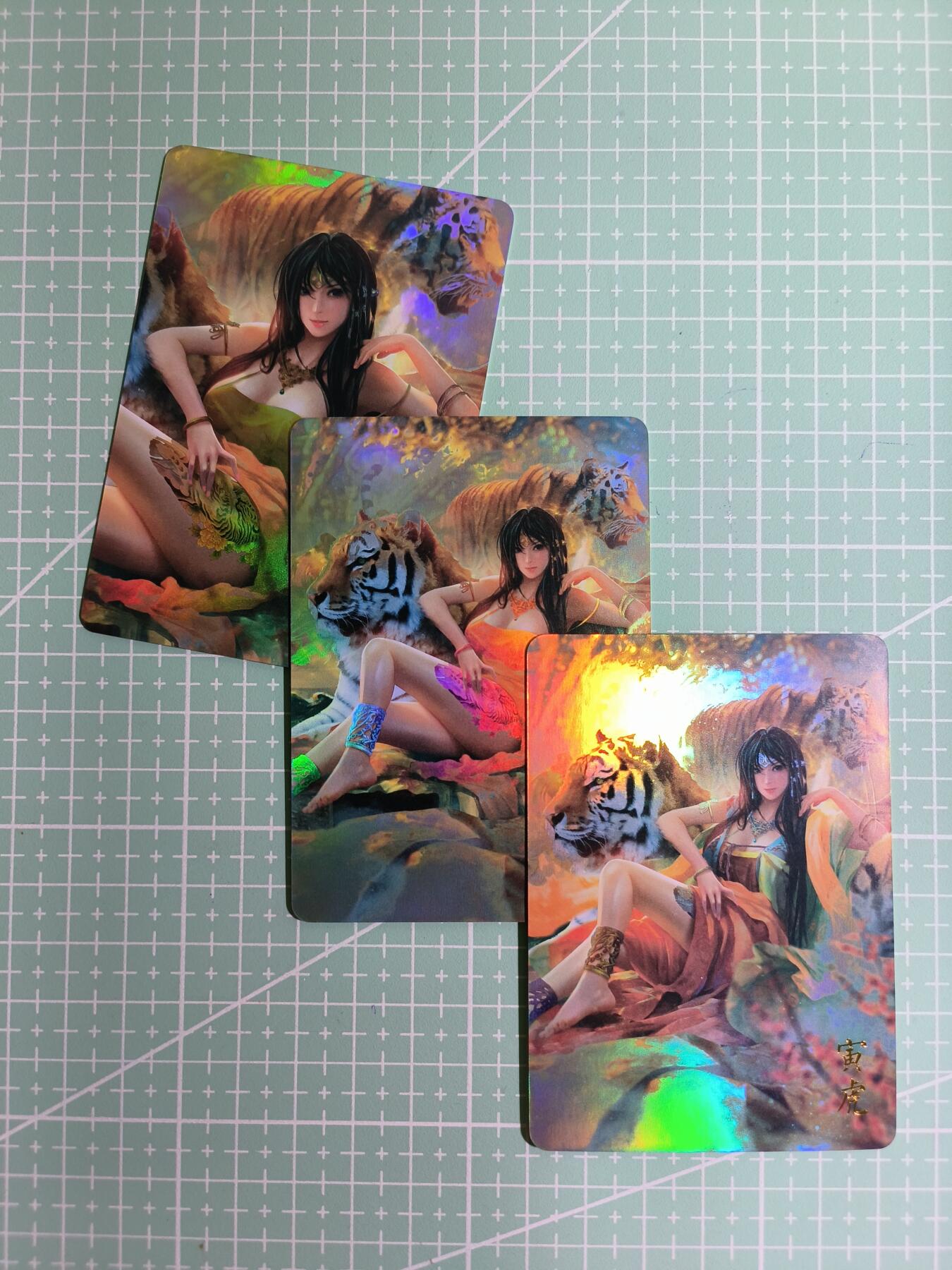C先生卡牌 第11期 人间传亲签·西游姬亲签·乾坤未定亲签·轩辕春秋亲签·武韵红颜亲签(持续收拍品中...) 【彩闪】燎原《魅·生肖》寅虎 三渐变