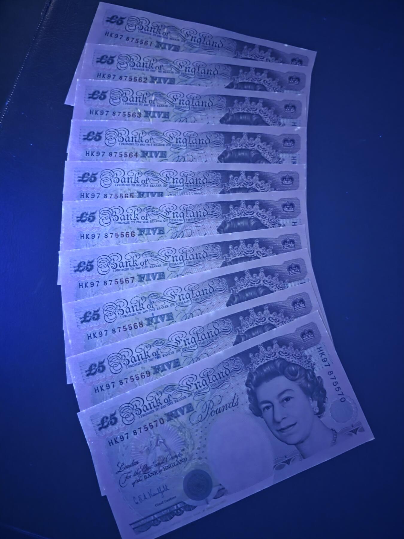 叁拾收藏第31期 英国E序列5英镑标十连号（HK97年香港回归字冠，大部分全程无4） UNC（个别边缘轻微潮斑）