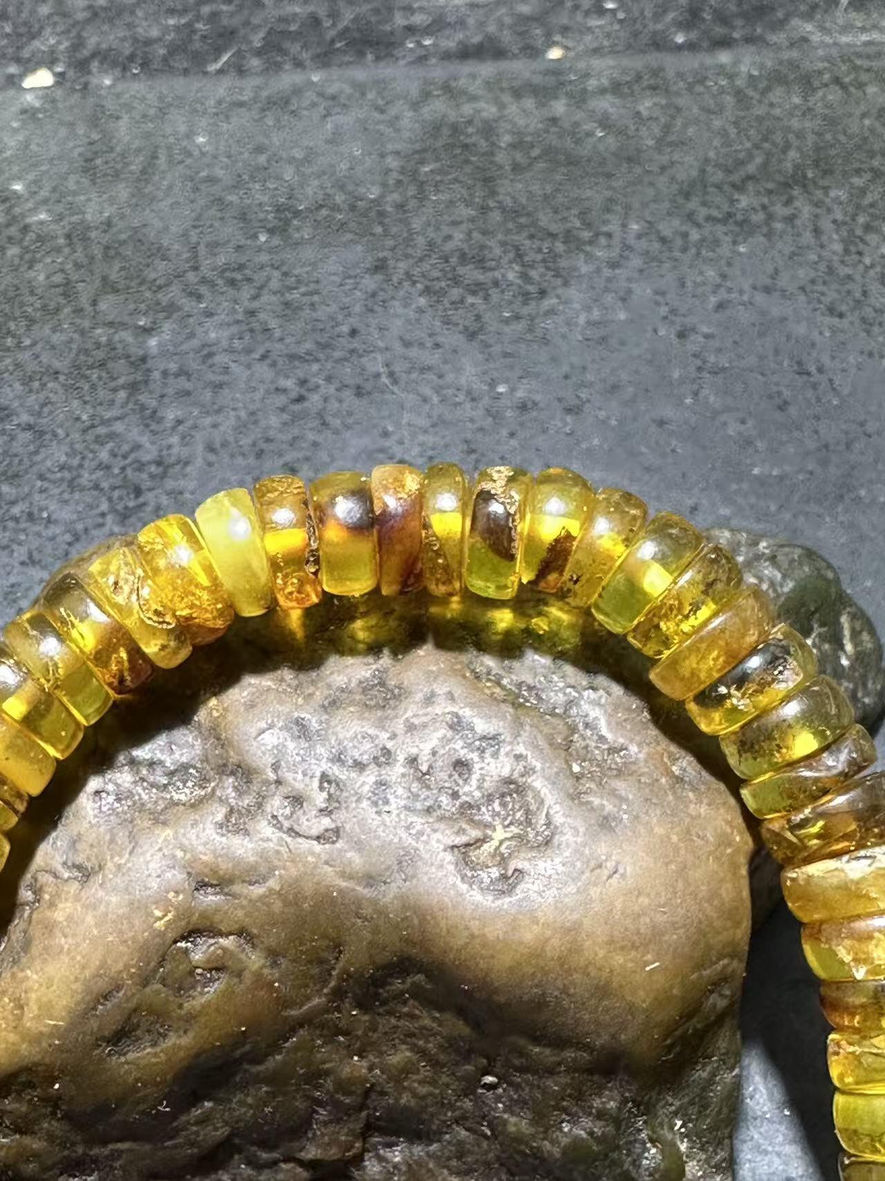 天然乌克兰蜜蜡隔片手串1条！