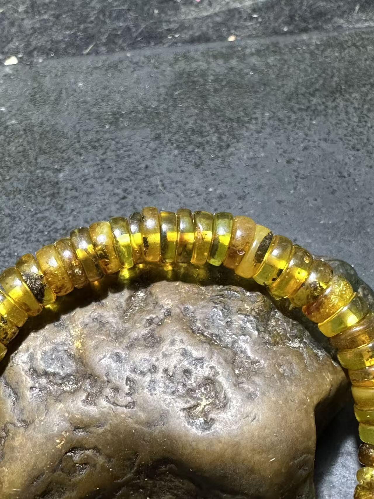 天然乌克兰蜜蜡隔片手串1条！