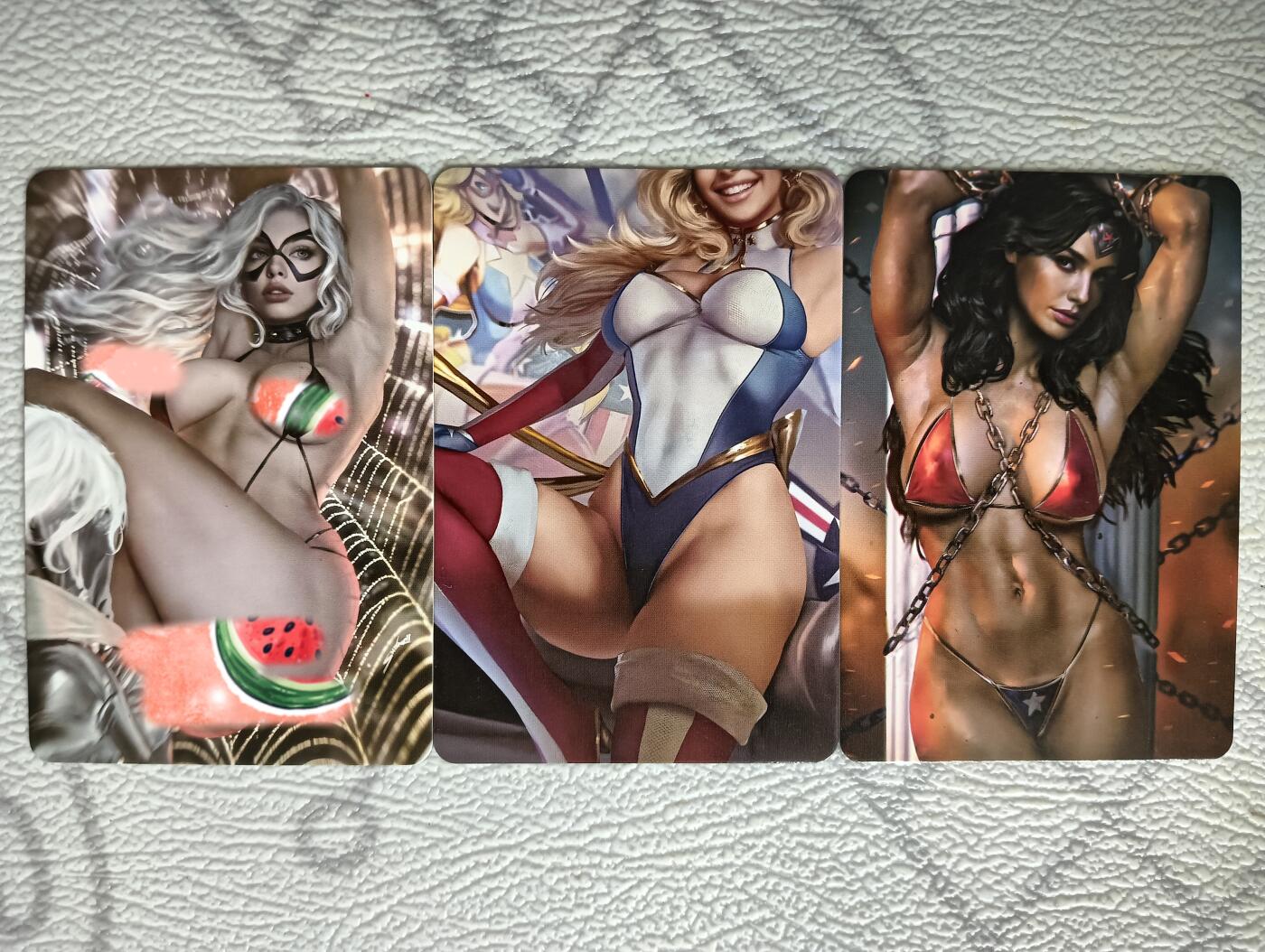花开卡拍第37期（9月7号周日截拍，品控勿拍!!!拍品不寄存，运费5元，自制卡难免瑕疵，可能存在轻微撞角爆边等出厂瑕疵，品控介意勿拍！） 美漫女英雄同人3张，折光彩闪