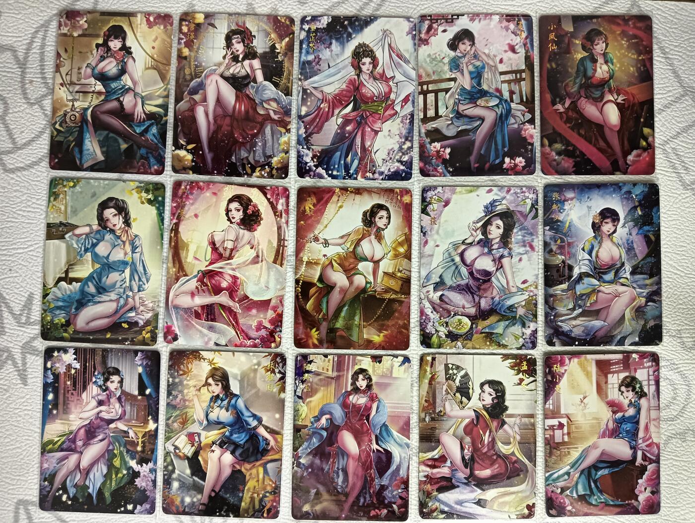花开卡拍第37期（9月7号周日截拍，品控勿拍!!!拍品不寄存，运费5元，自制卡难免瑕疵，可能存在轻微撞角爆边等出厂瑕疵，品控介意勿拍！） 燎原玲姐解语花彩闪民国佳人15张