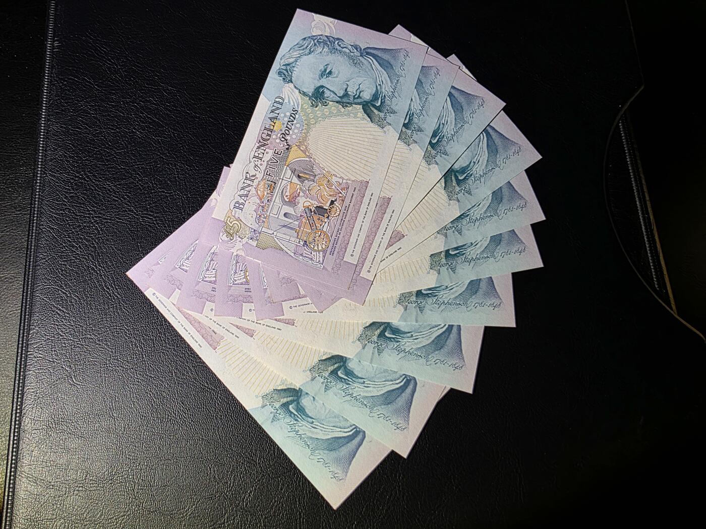 叁拾收藏第31期 英国E序列5英镑标十连号（HK97年香港回归字冠，大部分全程无4） UNC（个别边缘轻微潮斑）