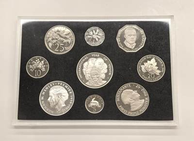 博洋堂世界钱币拍卖第137期（全场包邮） - 牙买加1985年Proof Set，该国皇家造币厂精制套币首年版，发行量1000套，最大的5 Dollars银币，正面设计7位黑人儿童妇女的头像，币很精美漂亮