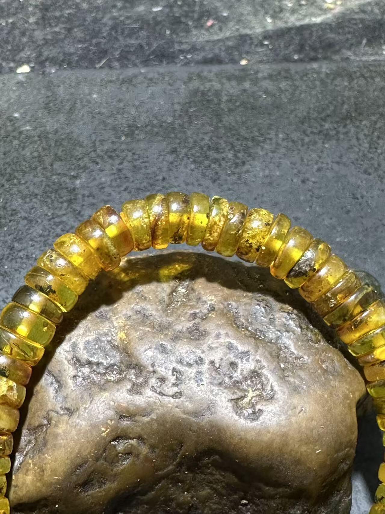 天然乌克兰蜜蜡隔片手串1条！