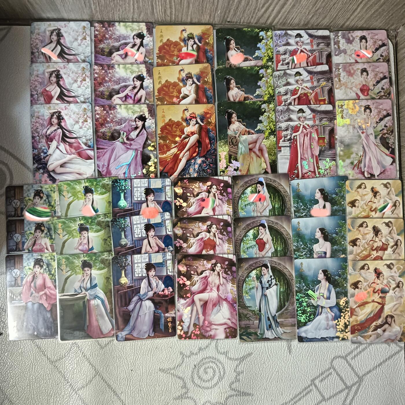 花开卡拍第37期（9月7号周日截拍，品控勿拍!!!拍品不寄存，运费5元，自制卡难免瑕疵，可能存在轻微撞角爆边等出厂瑕疵，品控介意勿拍！） 燎原卡牌 红楼一梦（原装）三渐变全套 彩闪 39张，图三仅供参考，未拆封品相未知默认微瑕无法售后介意
