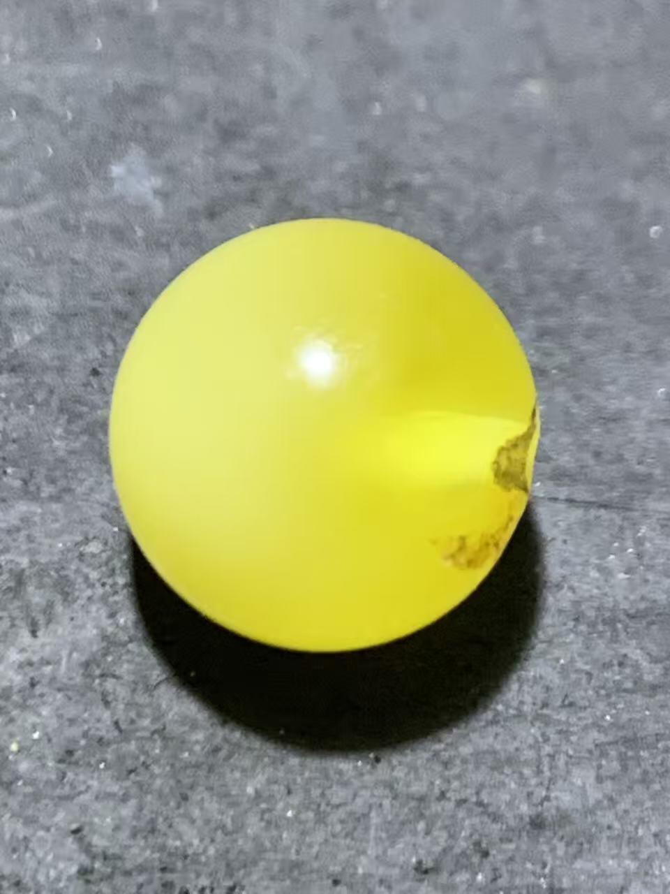 天然俄料原矿蜜蜡通货圆珠一颗，